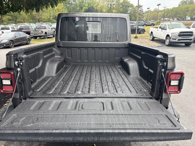 new 2025 Jeep Gladiator car, priced at $48,395