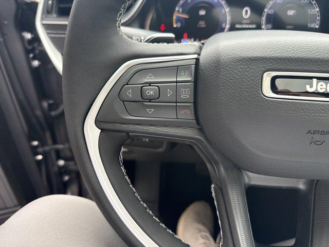 new 2025 Jeep Grand Cherokee car, priced at $40,670