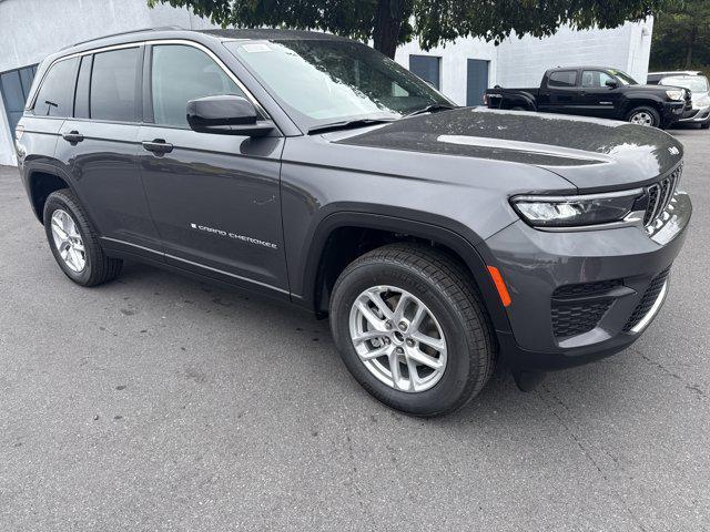 new 2025 Jeep Grand Cherokee car, priced at $40,670