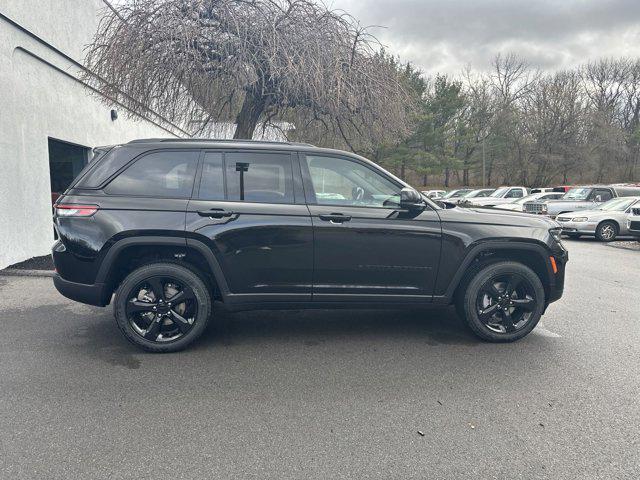 new 2025 Jeep Grand Cherokee car, priced at $43,675