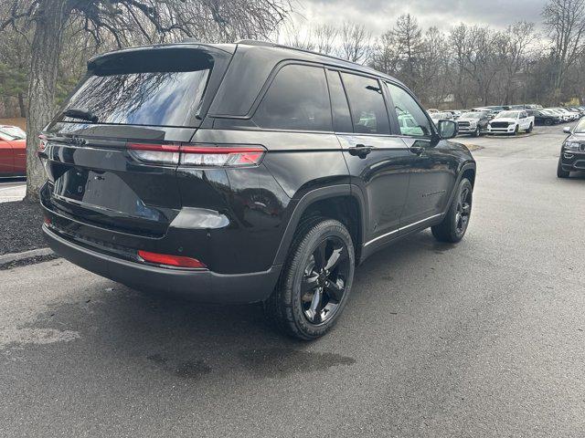 new 2025 Jeep Grand Cherokee car, priced at $43,675