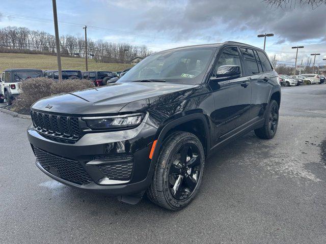 new 2025 Jeep Grand Cherokee car, priced at $43,675