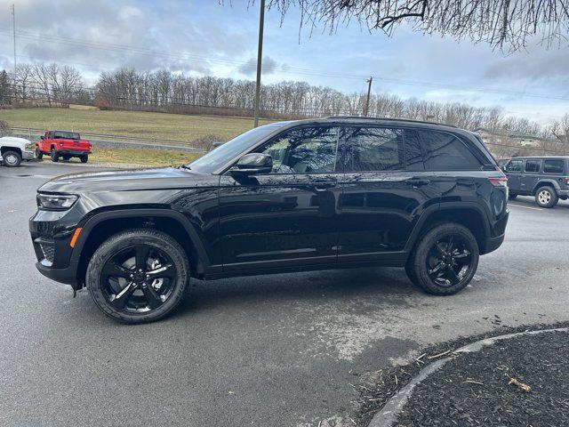 new 2025 Jeep Grand Cherokee car, priced at $43,675