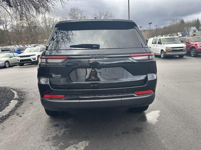 new 2025 Jeep Grand Cherokee car, priced at $43,675