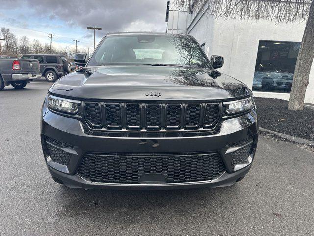 new 2025 Jeep Grand Cherokee car, priced at $43,675