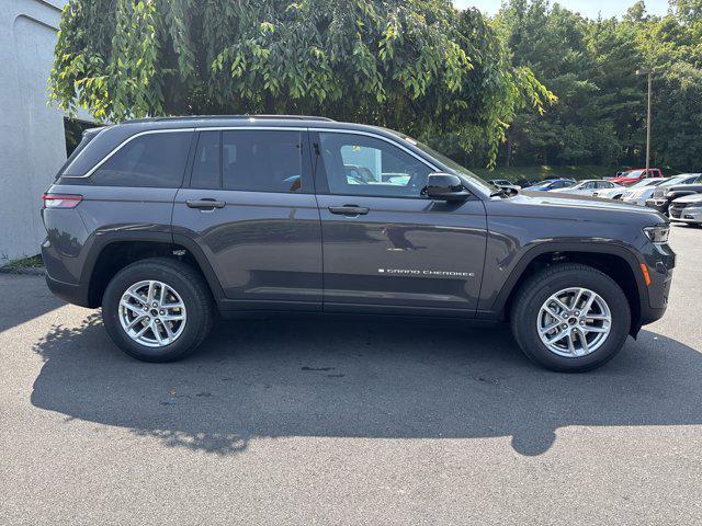 new 2025 Jeep Grand Cherokee car, priced at $40,670
