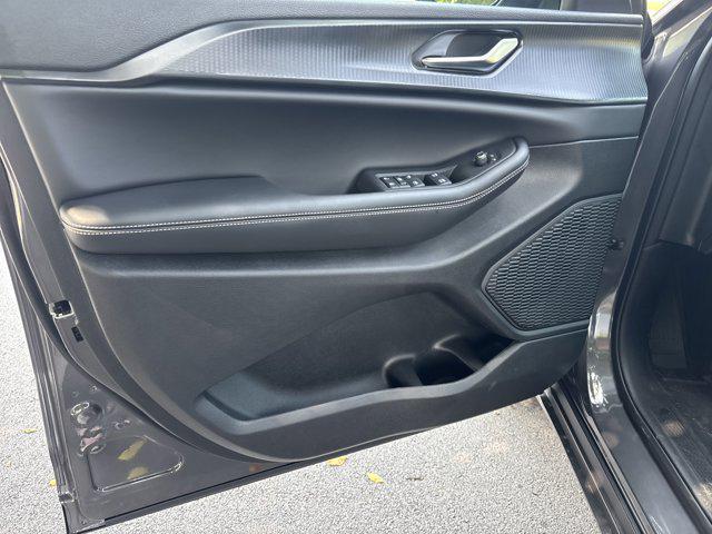 new 2025 Jeep Grand Cherokee car, priced at $40,670