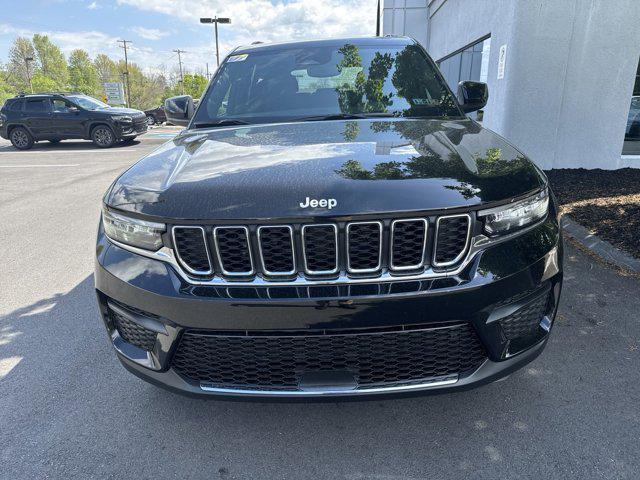 new 2024 Jeep Grand Cherokee car, priced at $38,970