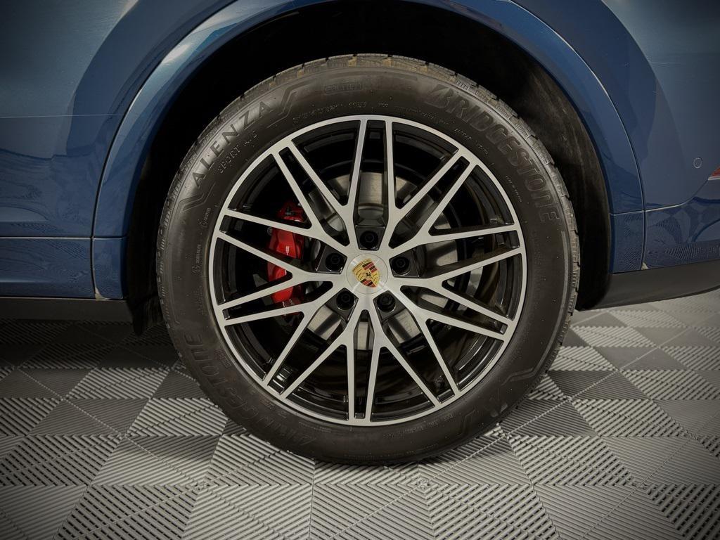 used 2025 Porsche Cayenne car