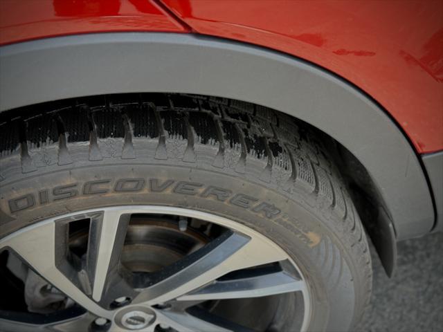 used 2021 Volvo XC40 car, priced at $28,995