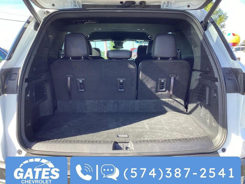 used 2025 Chevrolet Traverse car, priced at $37,561