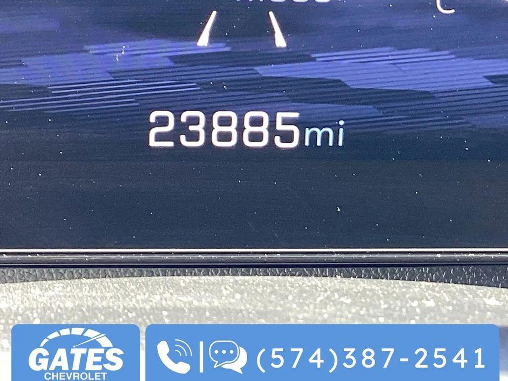 used 2025 Chevrolet Traverse car, priced at $37,561