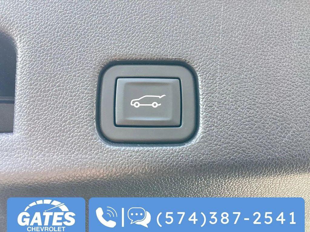 used 2025 Chevrolet Traverse car, priced at $37,561