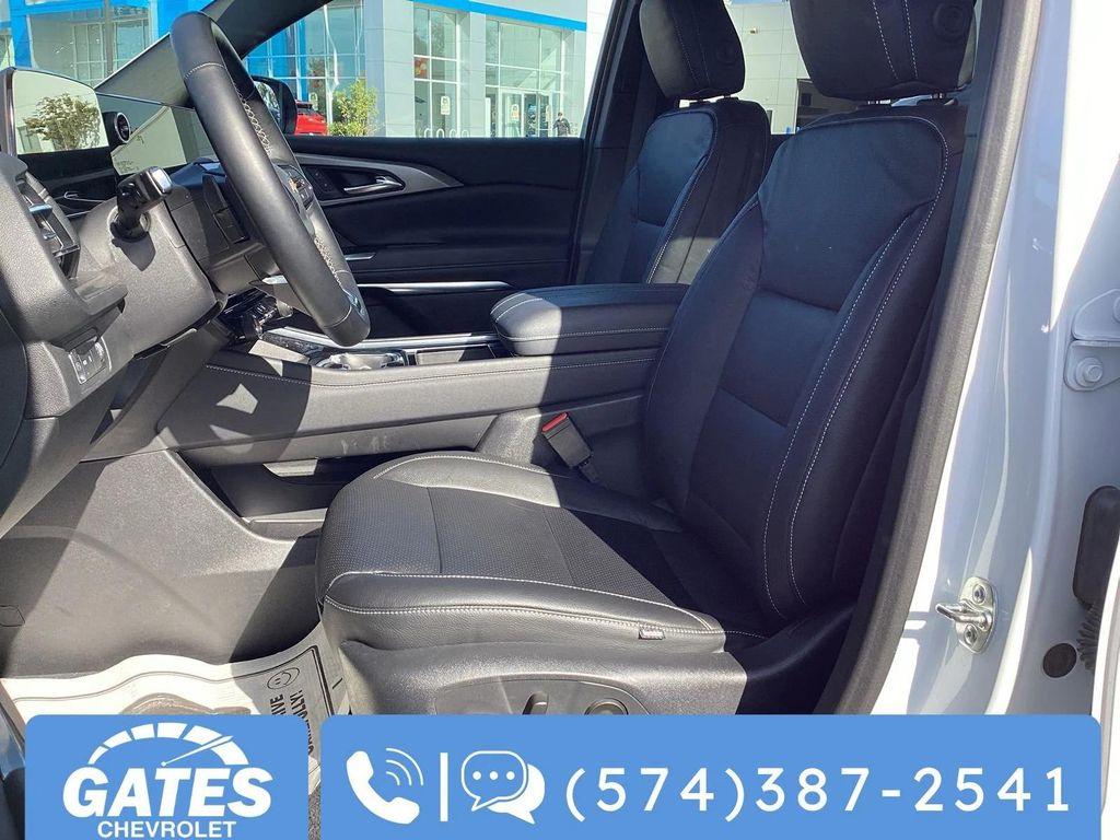 used 2025 Chevrolet Traverse car, priced at $37,561