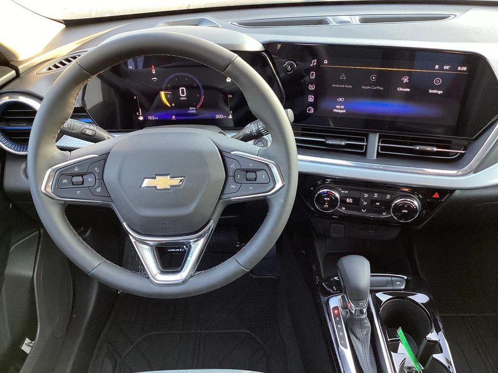 new 2025 Chevrolet Trax car, priced at $25,880