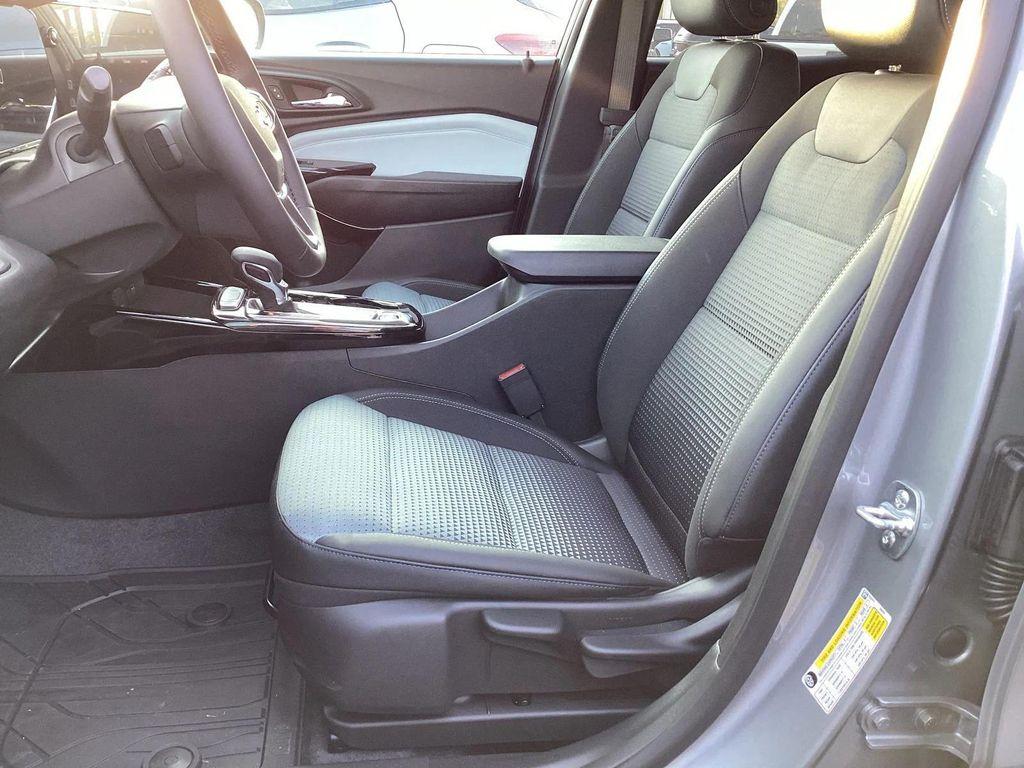 new 2025 Chevrolet Trax car, priced at $25,880