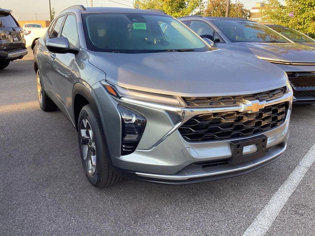 new 2025 Chevrolet Trax car, priced at $25,880