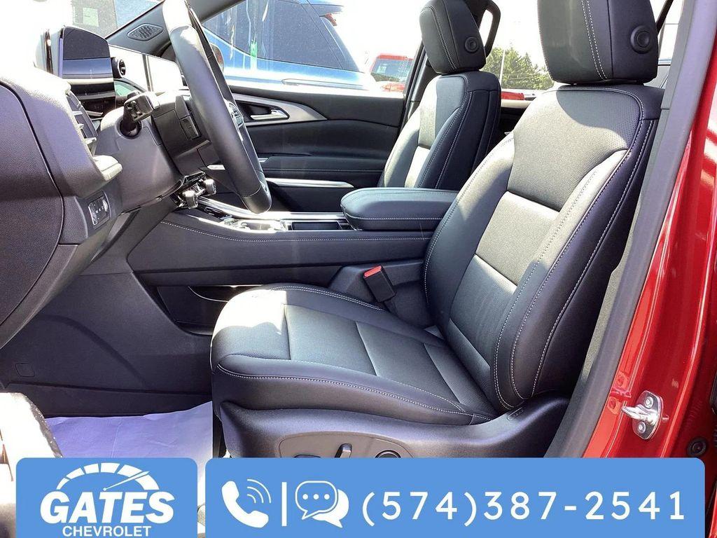 new 2025 Chevrolet Traverse car, priced at $52,990
