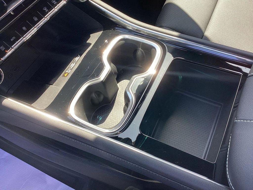 new 2025 Chevrolet Traverse car, priced at $52,990