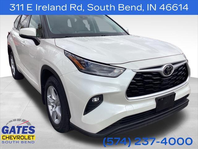 used 2021 Toyota Highlander car, priced at $30,599