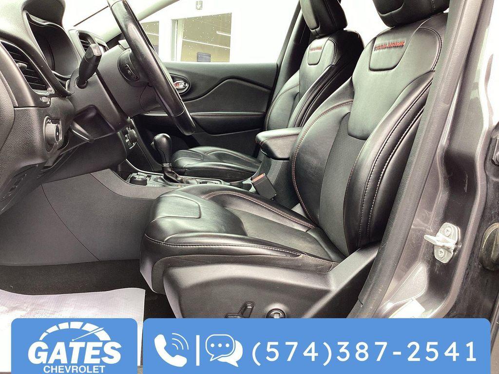 used 2019 Jeep Cherokee car, priced at $15,971