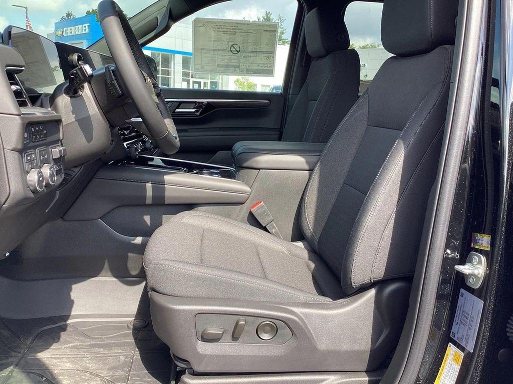new 2025 Chevrolet Suburban car, priced at $70,975