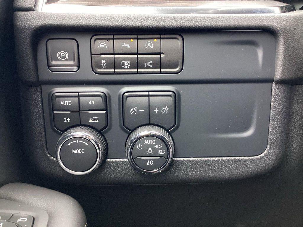 new 2025 Chevrolet Suburban car, priced at $88,735