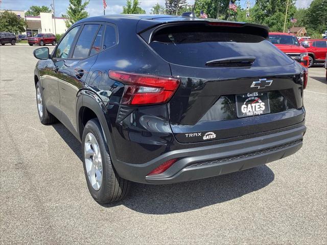 new 2025 Chevrolet Trax car, priced at $23,500