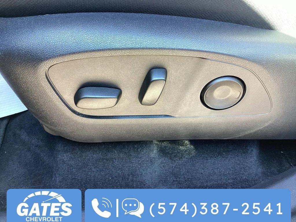 used 2025 Chevrolet Traverse car, priced at $37,103