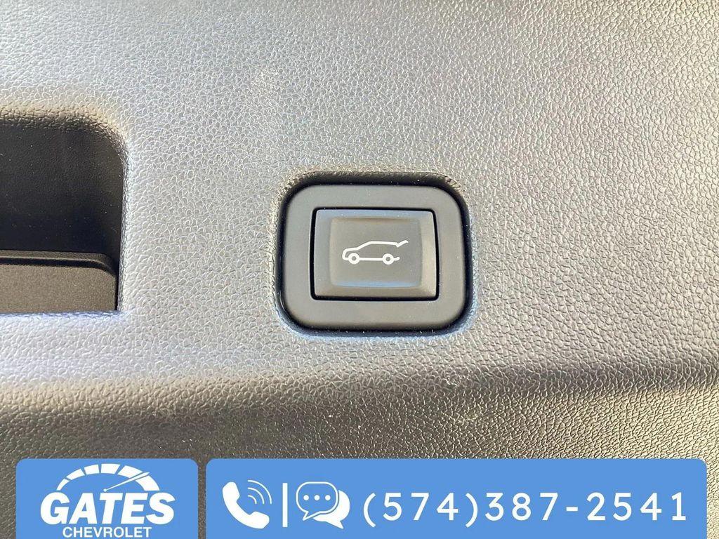 used 2025 Chevrolet Traverse car, priced at $37,103