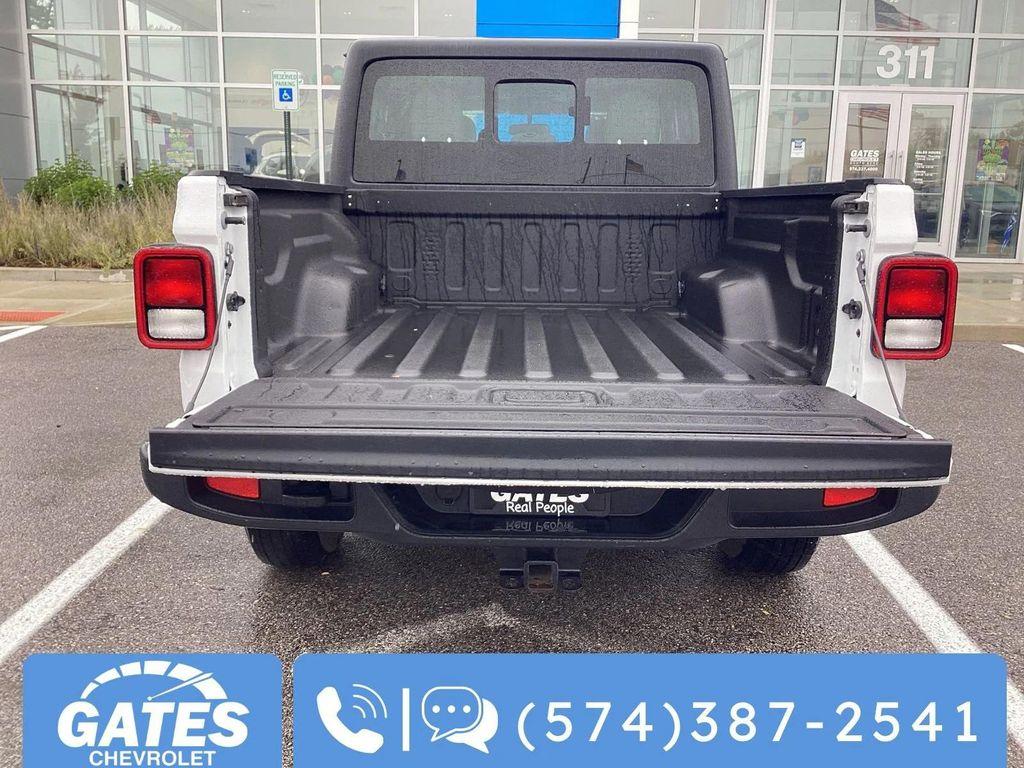used 2024 Jeep Gladiator car, priced at $35,181
