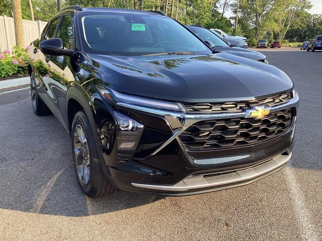 new 2025 Chevrolet Trax car, priced at $26,380