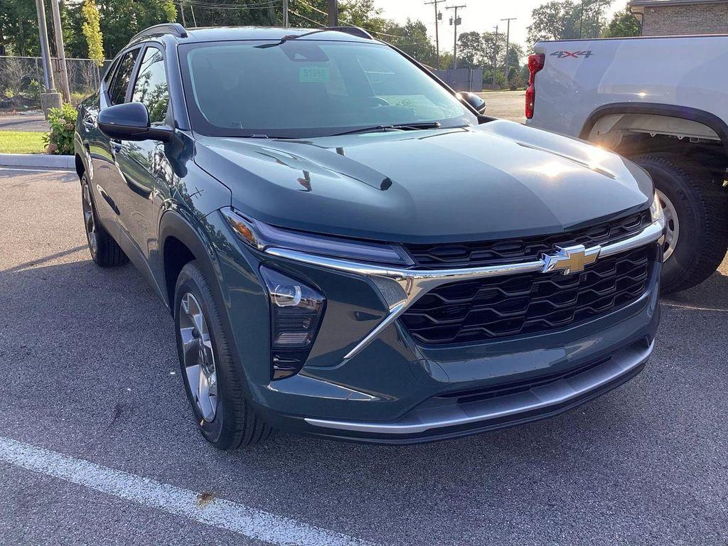 new 2025 Chevrolet Trax car, priced at $25,750