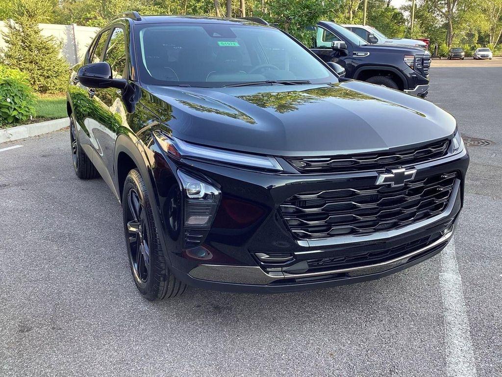 new 2025 Chevrolet Trax car, priced at $26,955