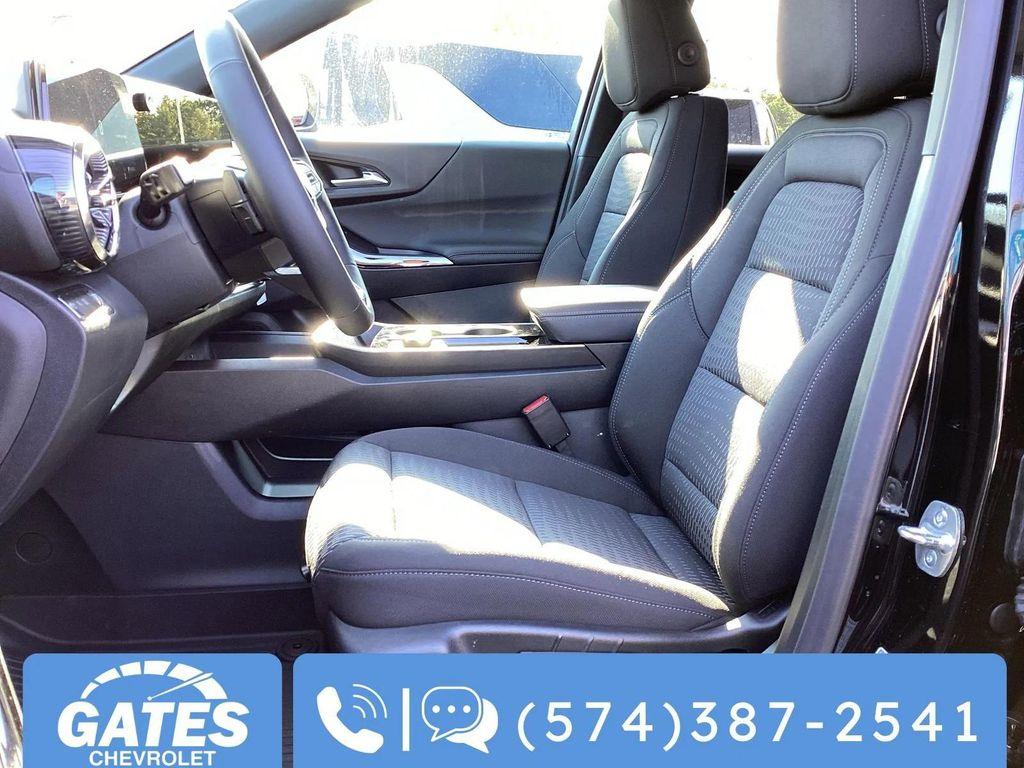 new 2026 Chevrolet Equinox car, priced at $30,760