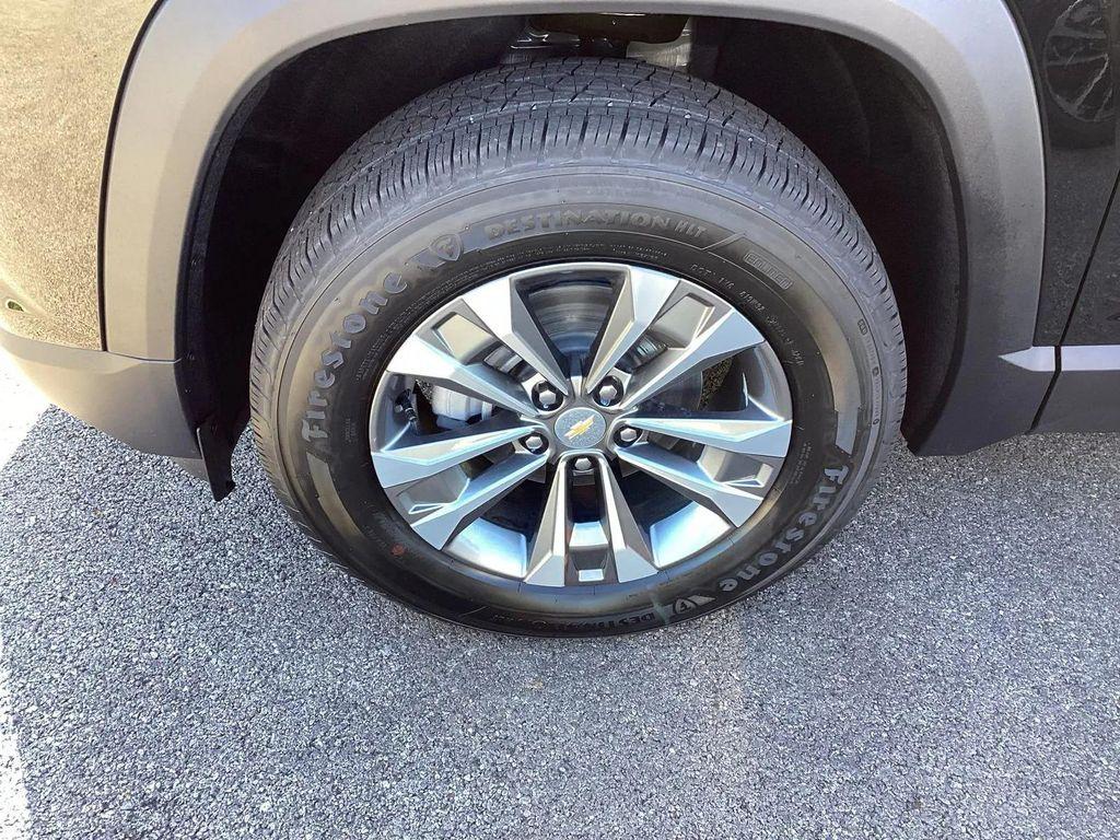 new 2026 Chevrolet Equinox car, priced at $30,760