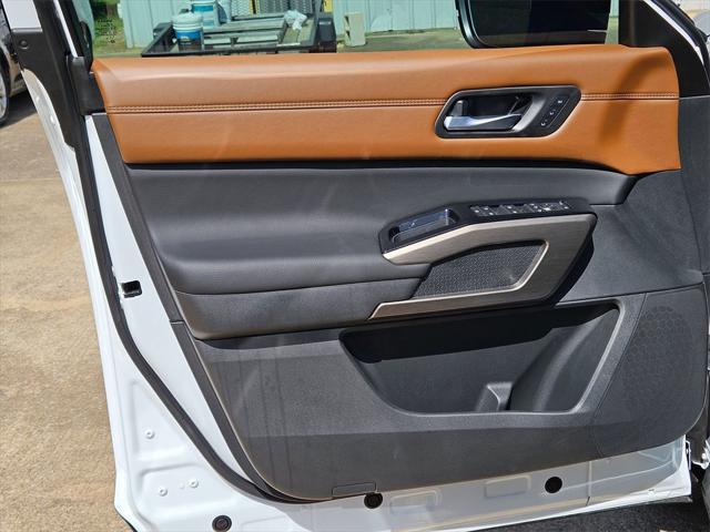 new 2025 Nissan Pathfinder car, priced at $49,251