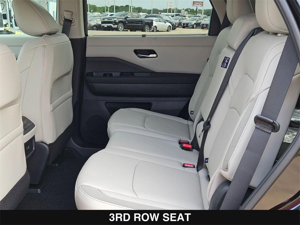 new 2025 Nissan Pathfinder car, priced at $41,227