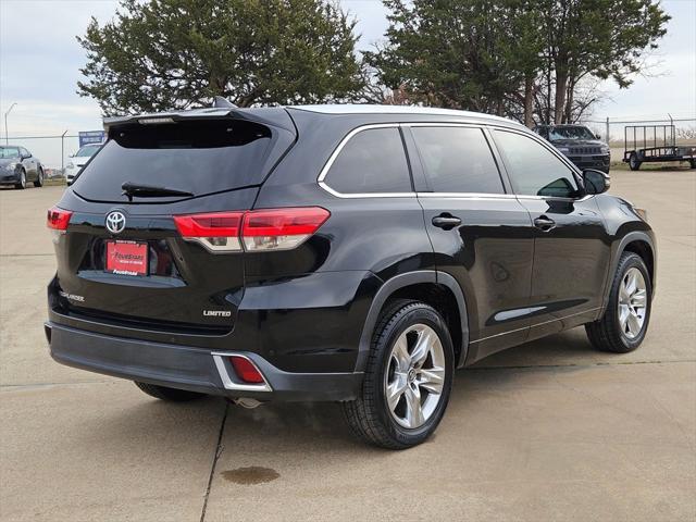 used 2018 Toyota Highlander car, priced at $25,395