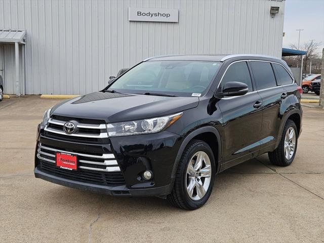 used 2018 Toyota Highlander car, priced at $25,395