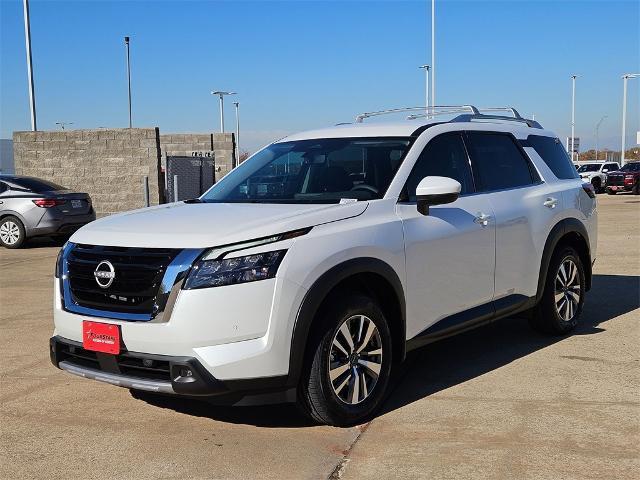 new 2025 Nissan Pathfinder car, priced at $42,674