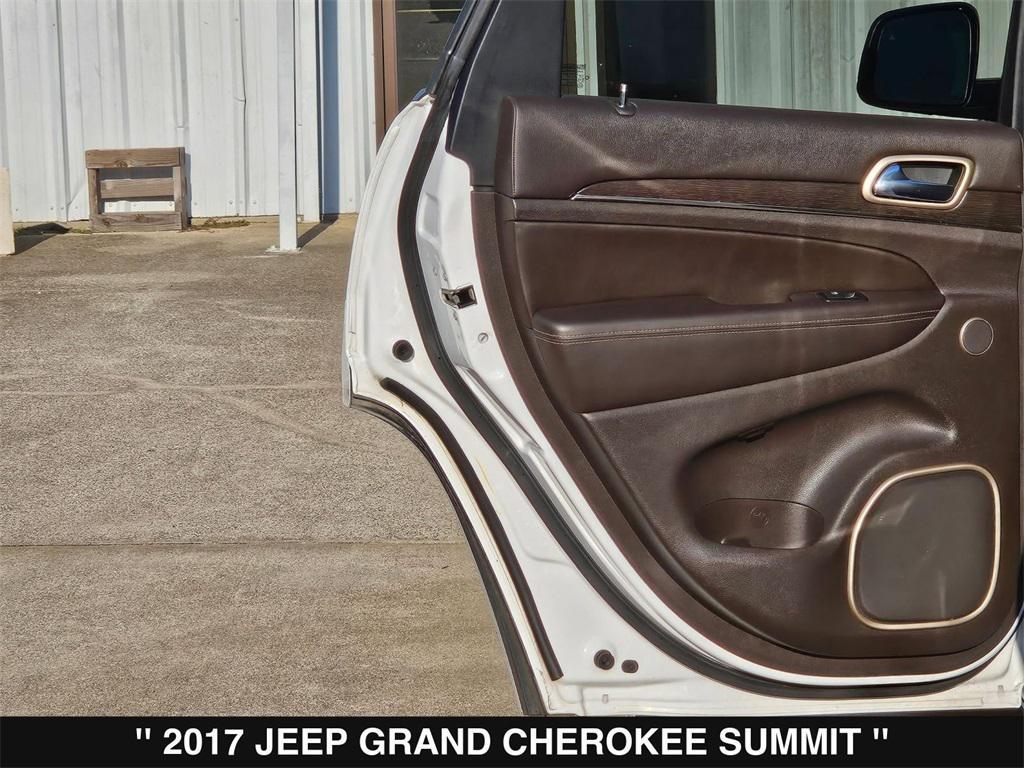 used 2017 Jeep Grand Cherokee car, priced at $17,306