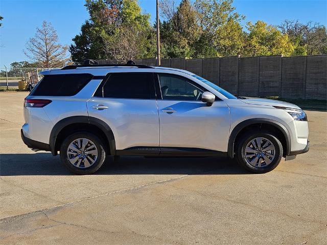 new 2025 Nissan Pathfinder car, priced at $38,606