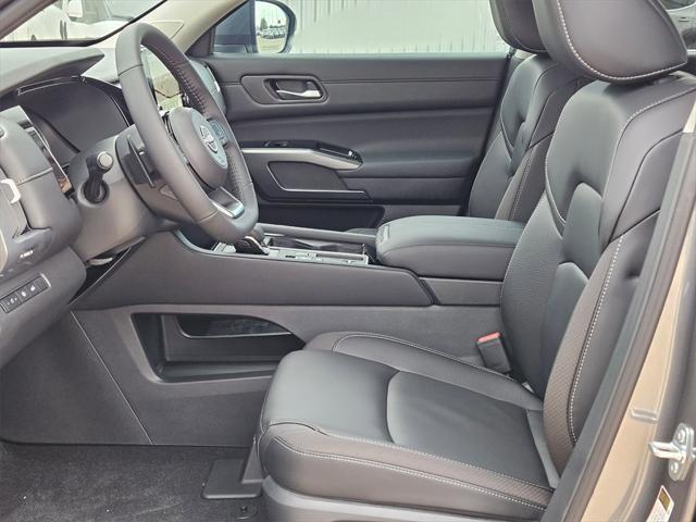 new 2025 Nissan Pathfinder car, priced at $44,702