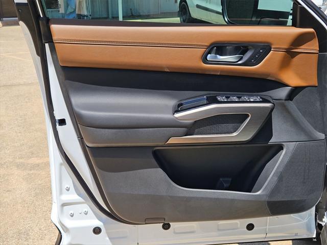 new 2025 Nissan Pathfinder car, priced at $48,216