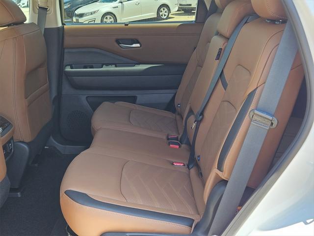 new 2025 Nissan Pathfinder car, priced at $48,216
