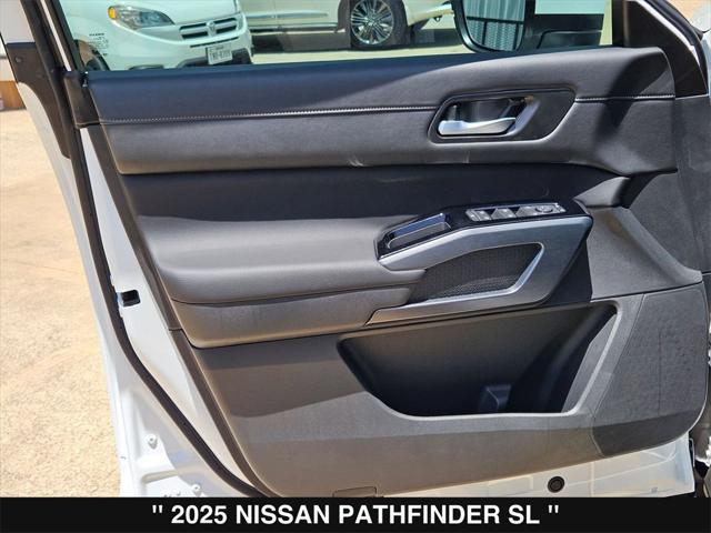 new 2025 Nissan Pathfinder car, priced at $45,125