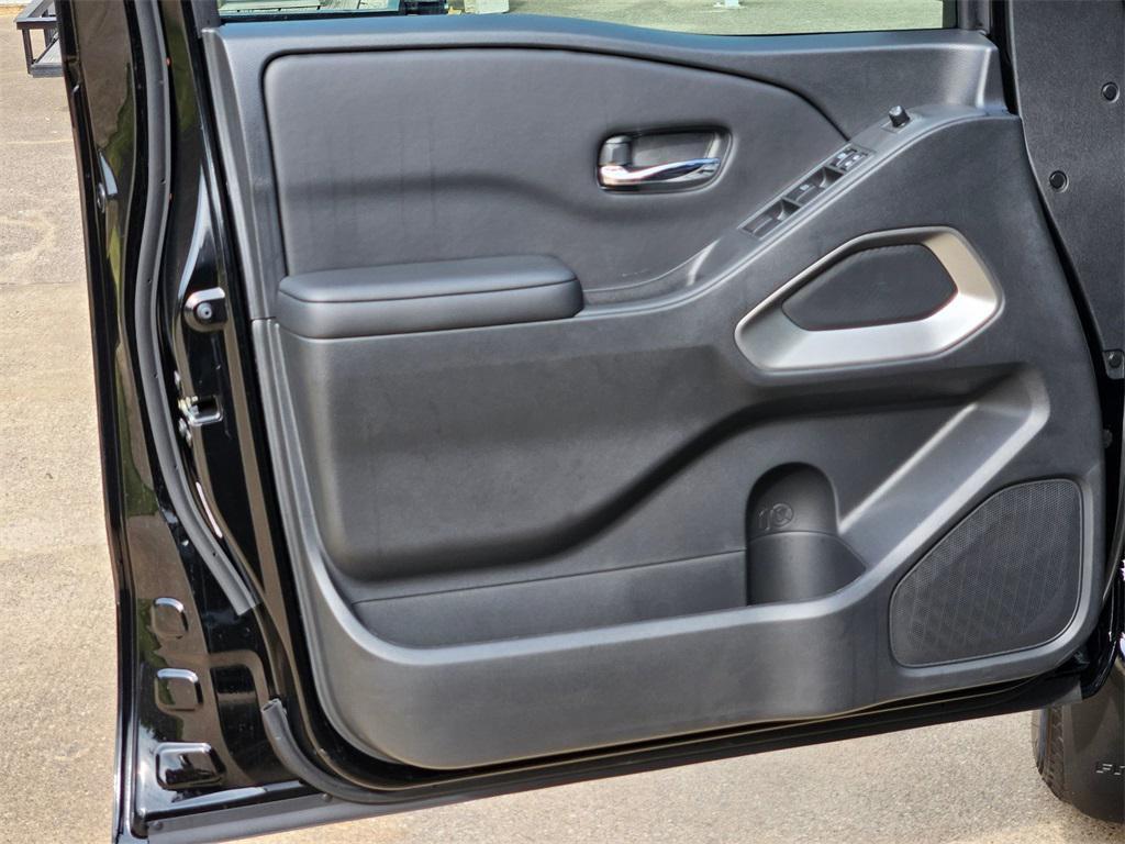 new 2025 Nissan Frontier car, priced at $35,006