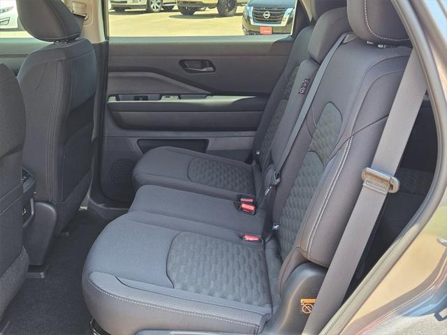new 2025 Nissan Pathfinder car, priced at $39,616