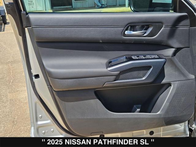 new 2025 Nissan Pathfinder car, priced at $44,702